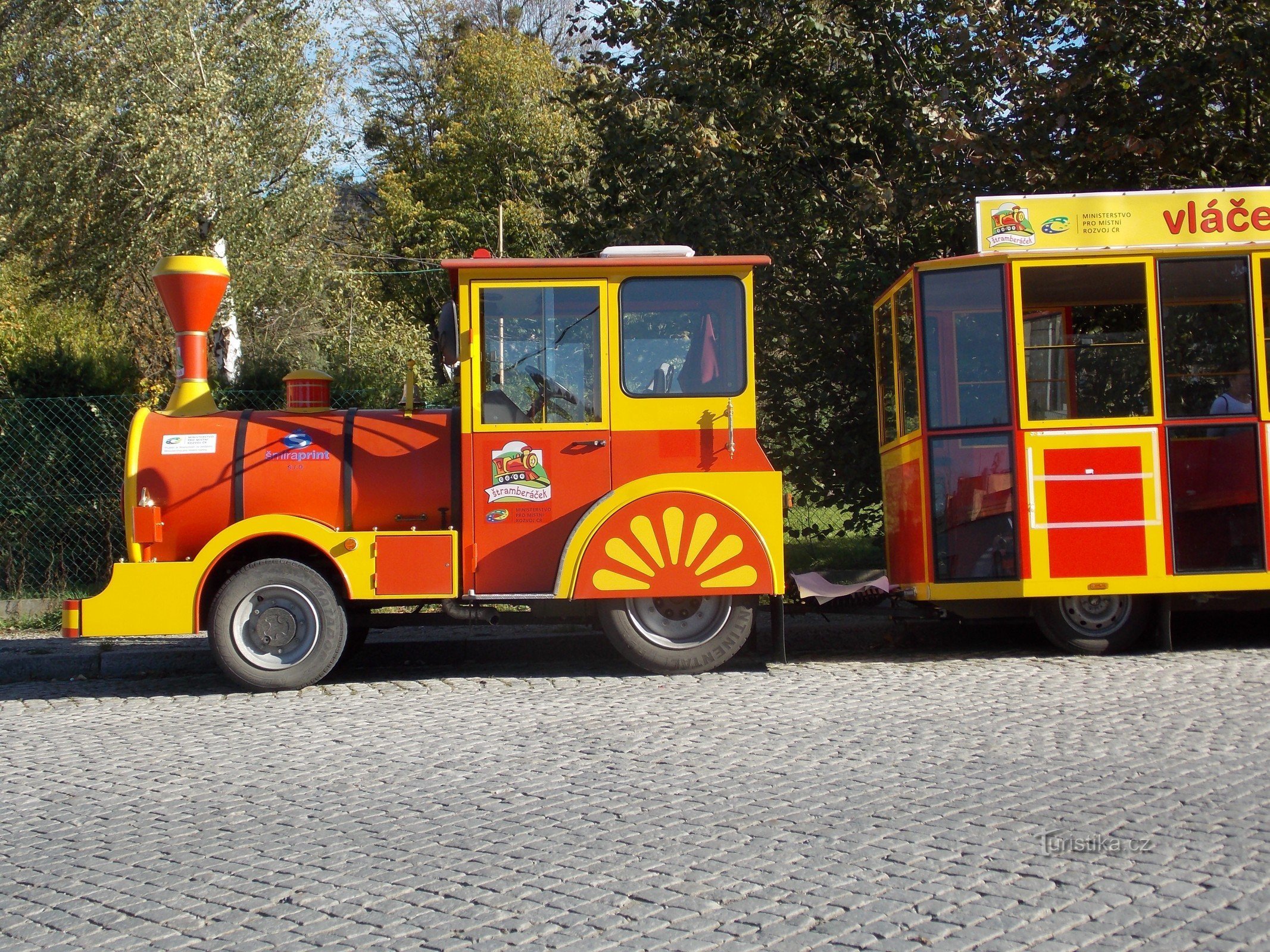 Para um passeio turístico no trem Štramberáček