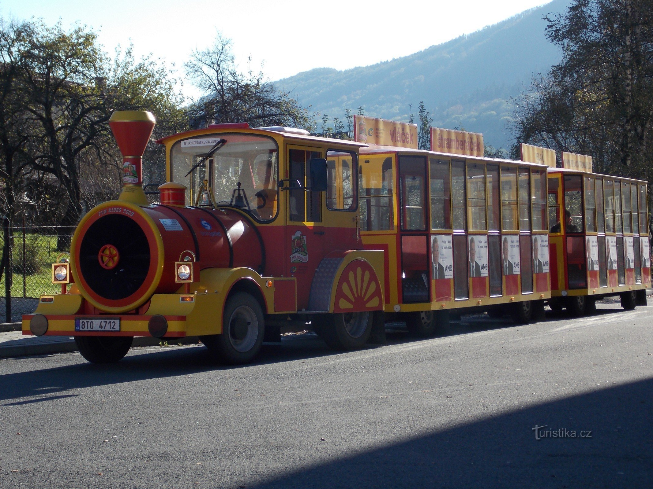 Para um passeio turístico no trem Štramberáček