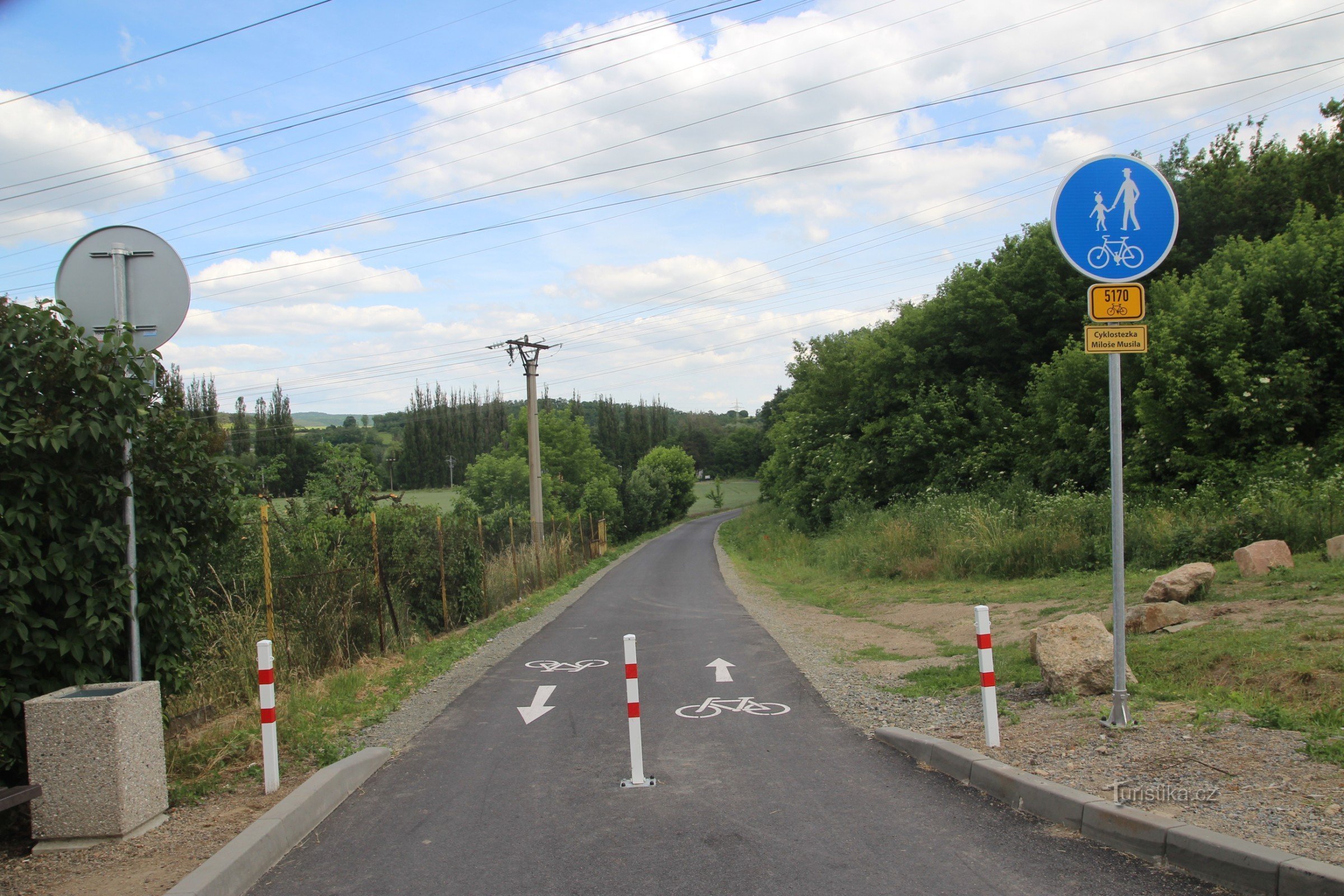 I begyndelsen af ​​cykelstien i Oslavany