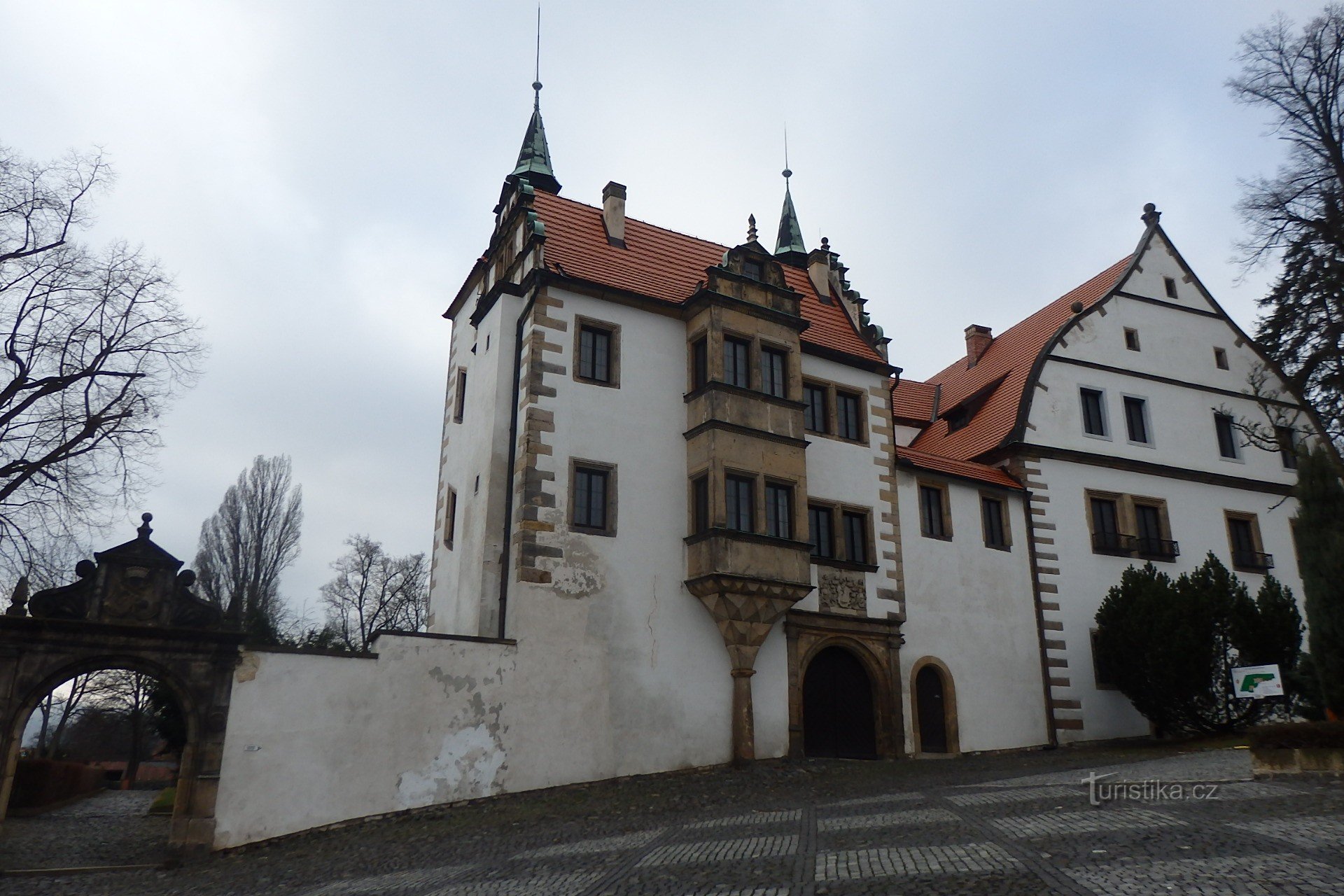 To the castle in Benešov nad Ploučnicí