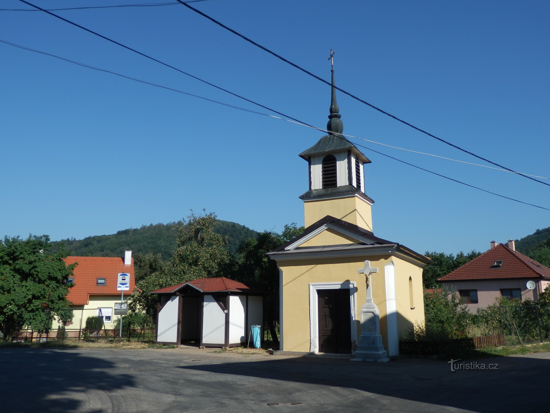 Para o castelo em Lysice - por exemplo, de Šerkovice