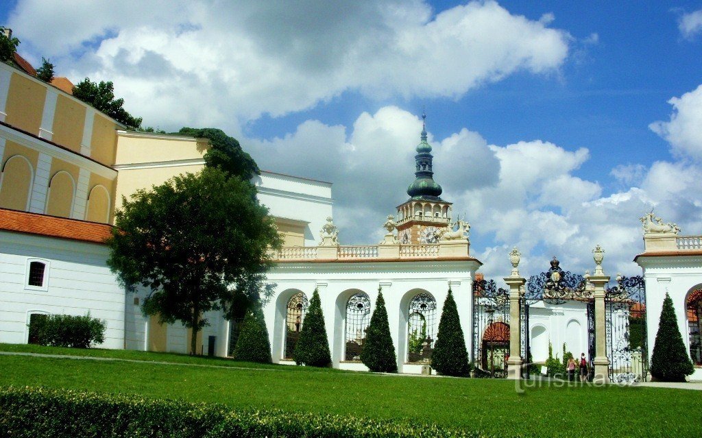 Đến lâu đài ở Mikulov