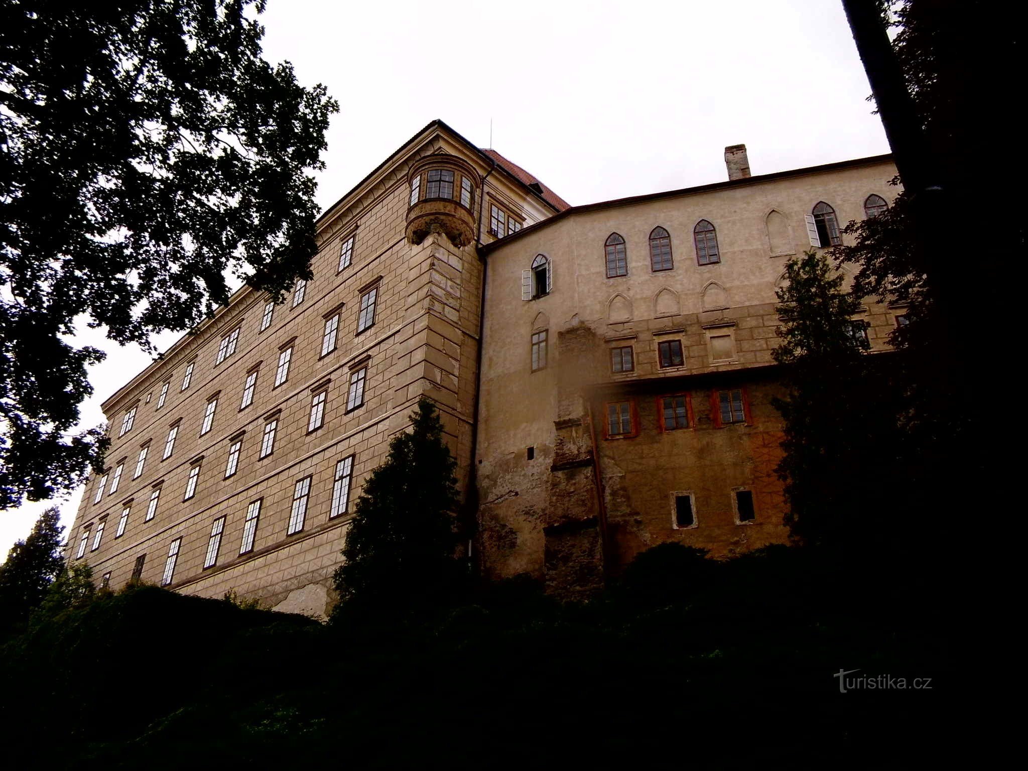 To the castle Náměšť nad Oslavou