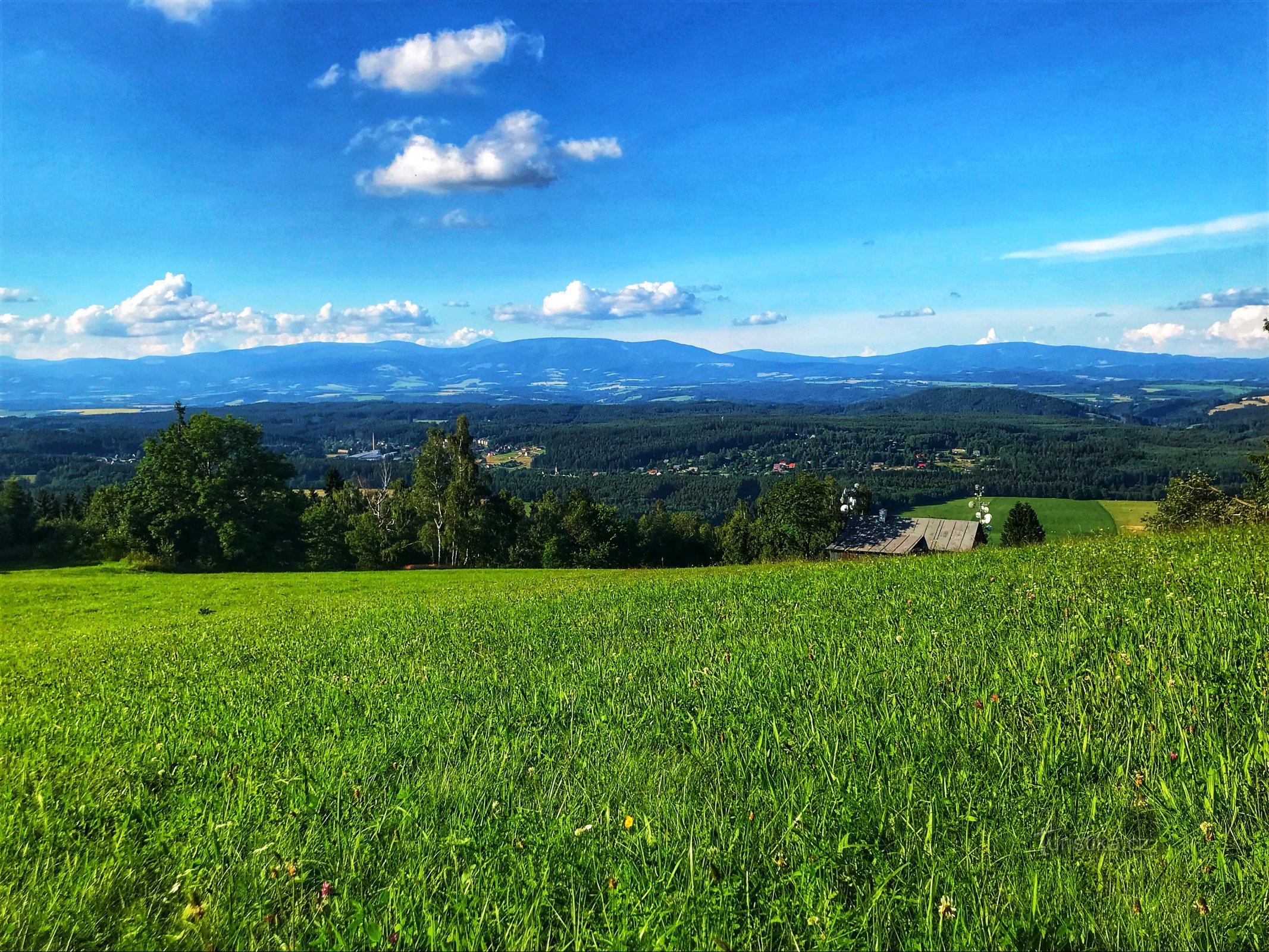 Naar Zvičina vanuit Třebihoště