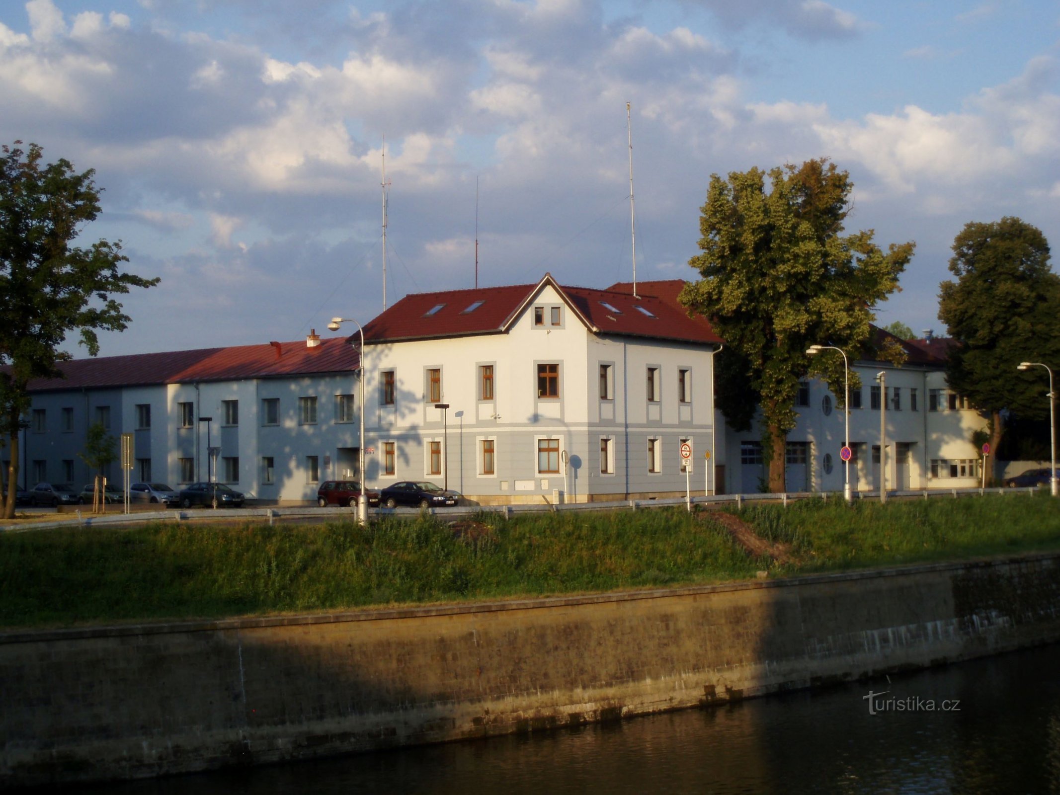 Nábřeží U Přívozu № 330 (Градец Кралове, 14.7.2010)