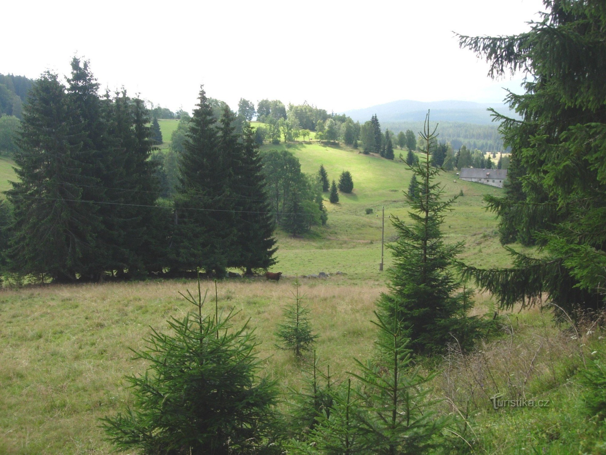 Au-dessus du village de Jelení vrchy