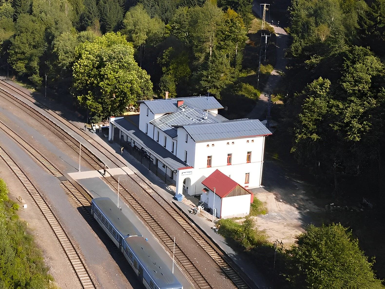 Jedlová station