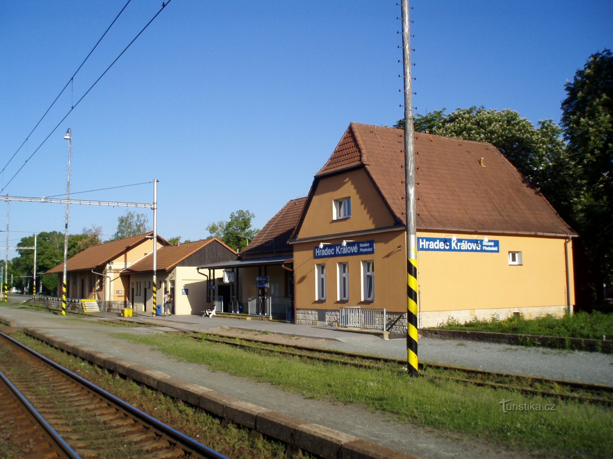 Rautatieasema Sleesian esikaupunkialueella (Hradec Králové, 19.5.2012)