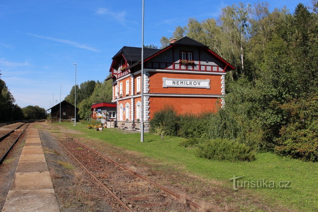 Nemilkov station, utsikt från söder