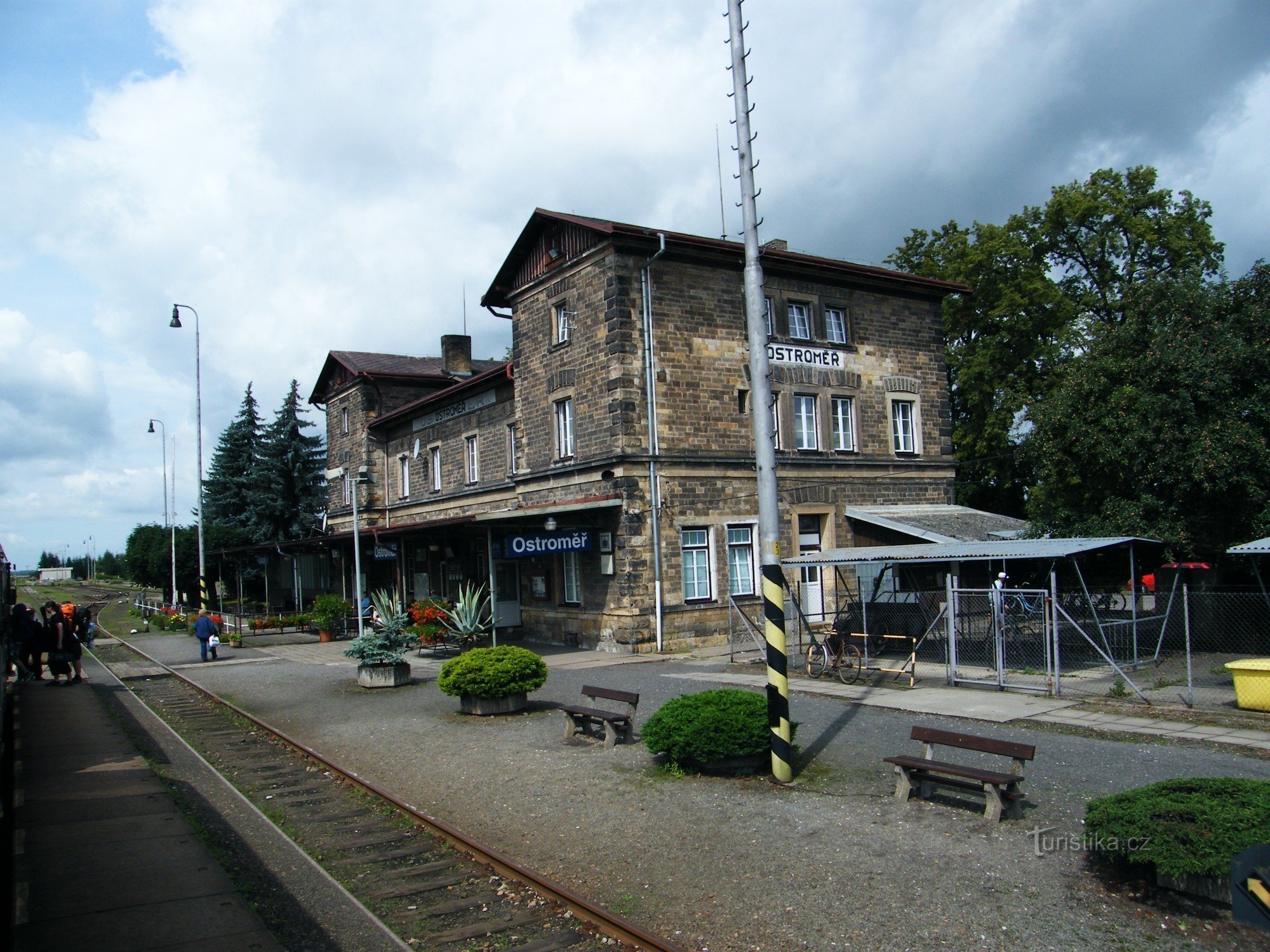 Ostroměr station