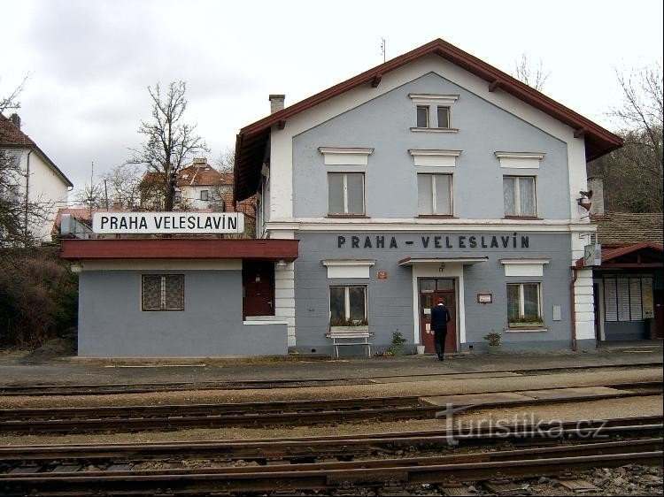 Železniška postaja Praga Veleslavín
