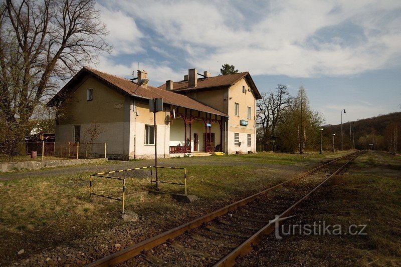 Bahnhof Radejčín