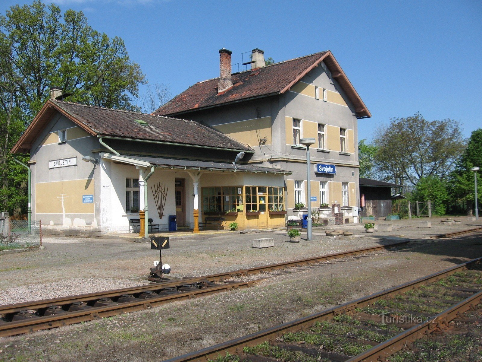 Svojetín Station