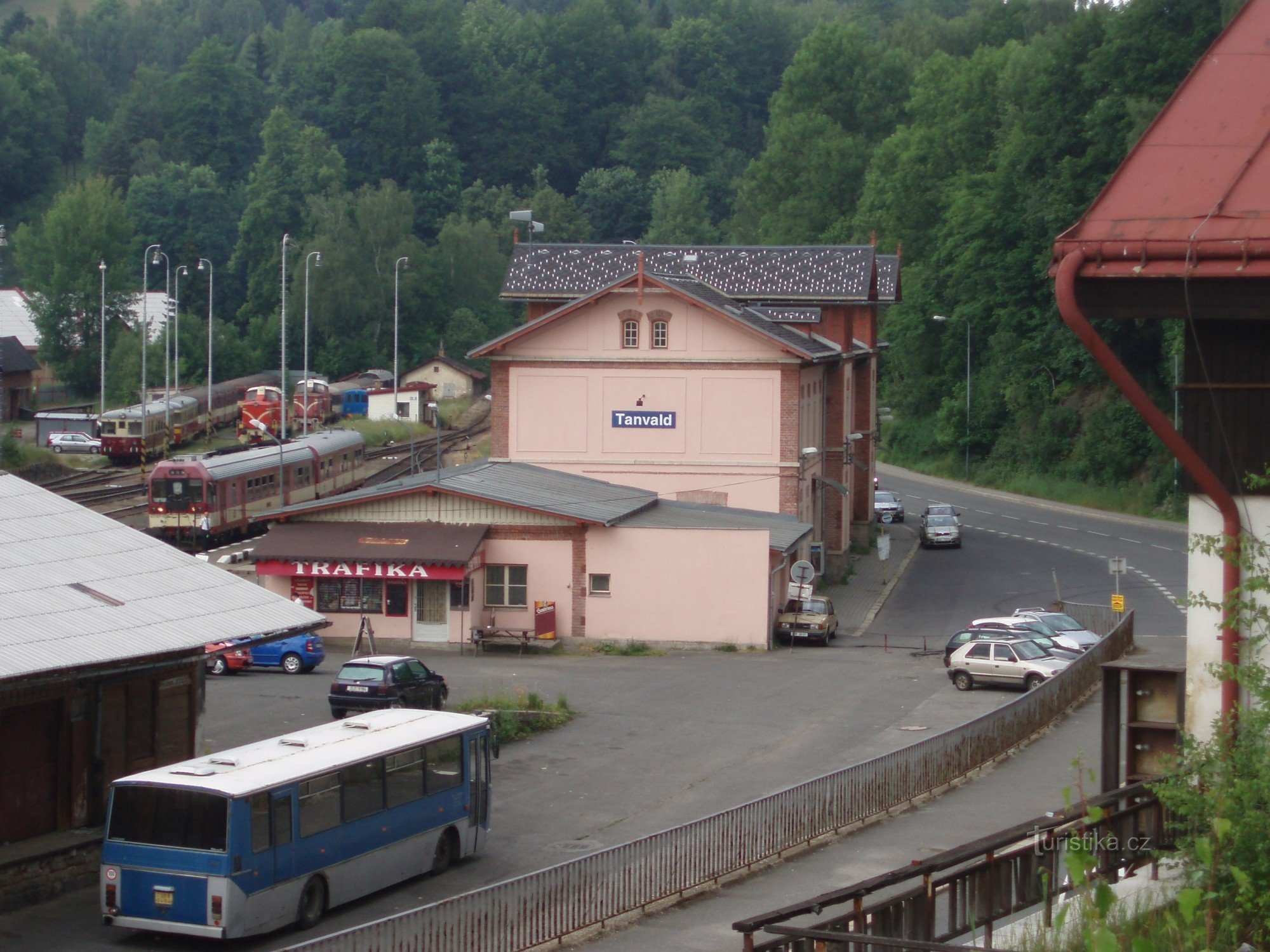 タンバルト駅