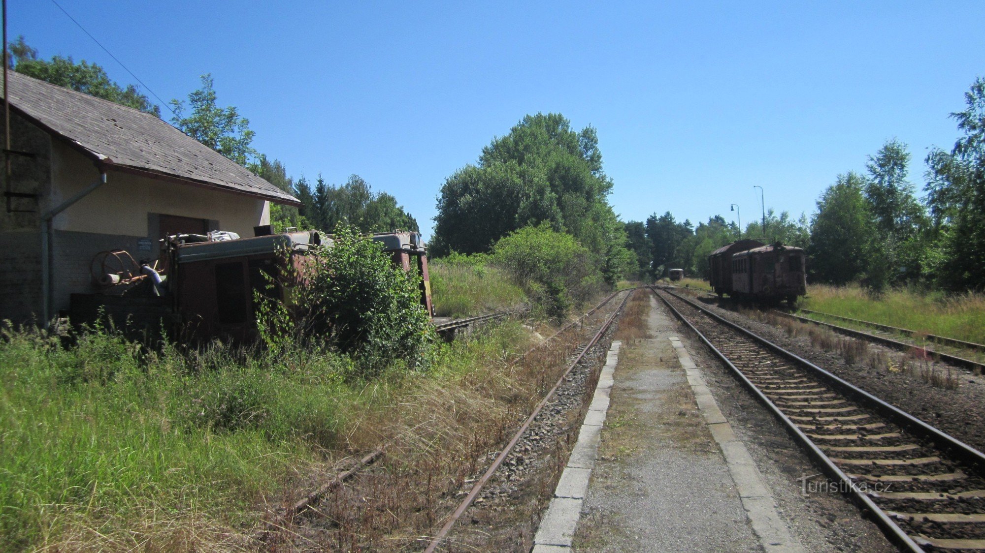 Bahnhof in Domašín - Blick Richtung Trhový Štěpánov