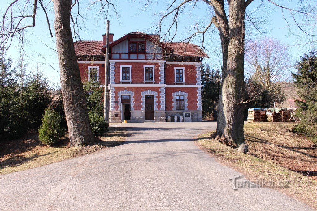 A estação em Hrádek u Sušice