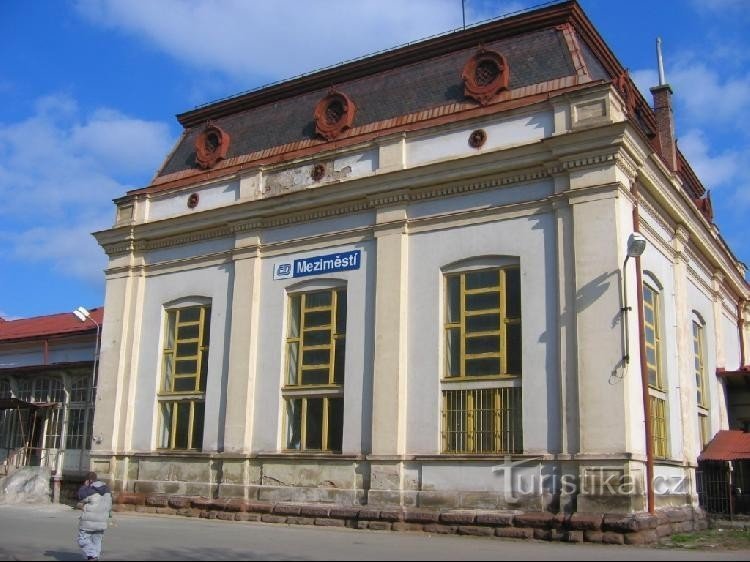 La estación de tren en Meziměstí