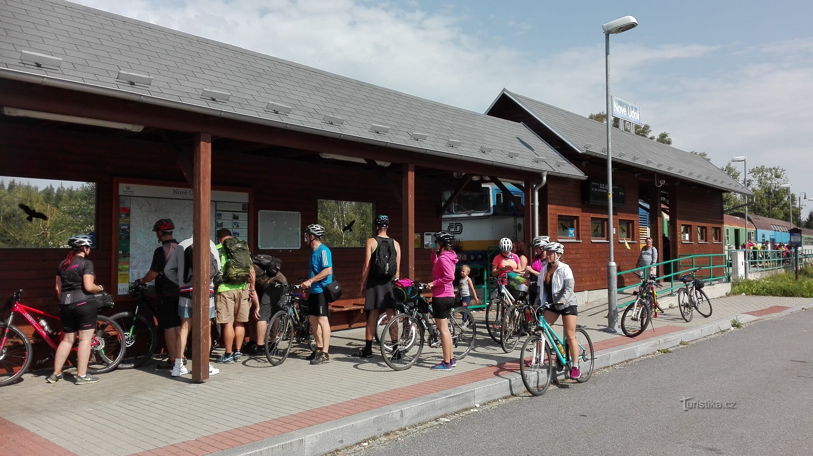 Der Bahnhof in Nové Údolí.