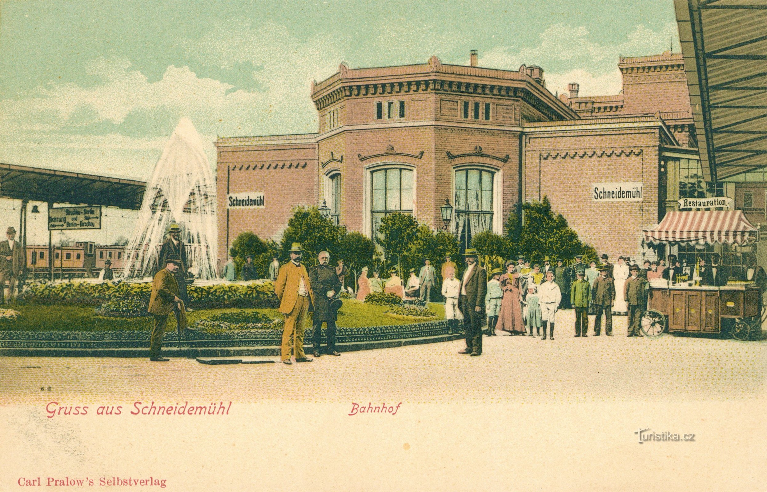 La estación de tren en lo que entonces era Schneidemühl a finales de los siglos XIX y XX.