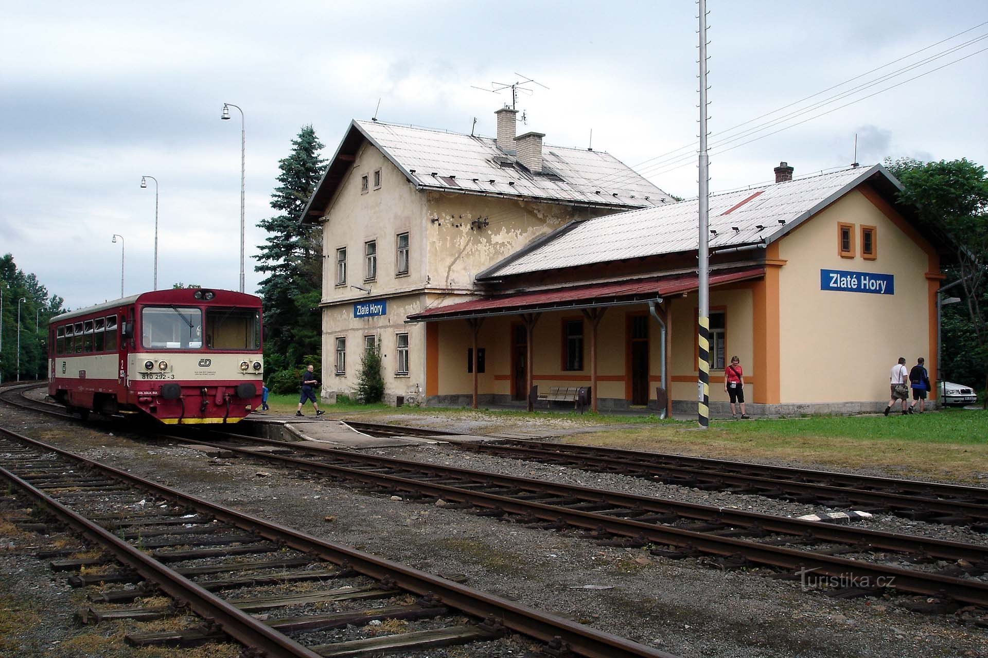 Jernbanestationen i Zlaté Hory