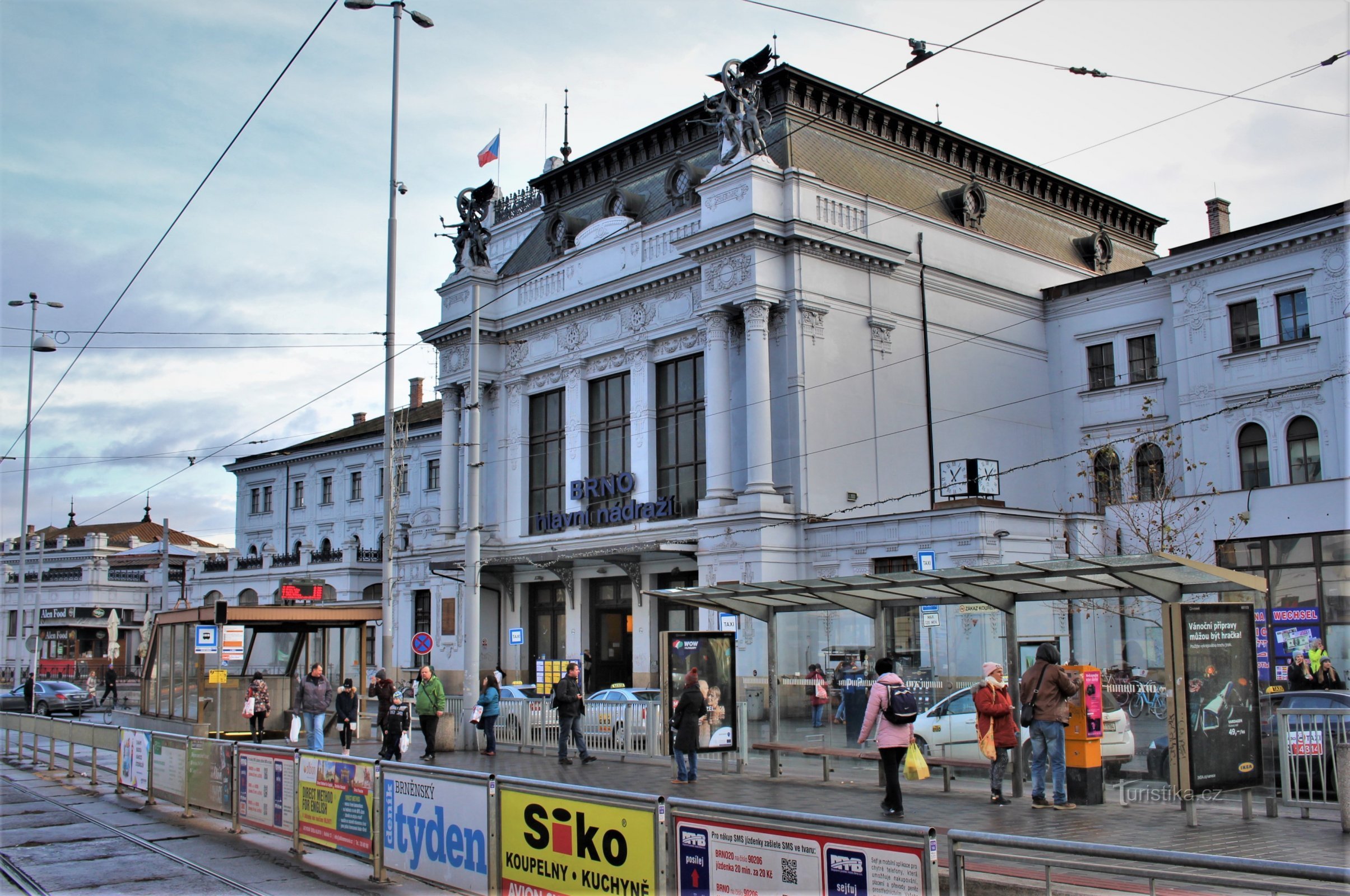 Bahnhofsgebäude