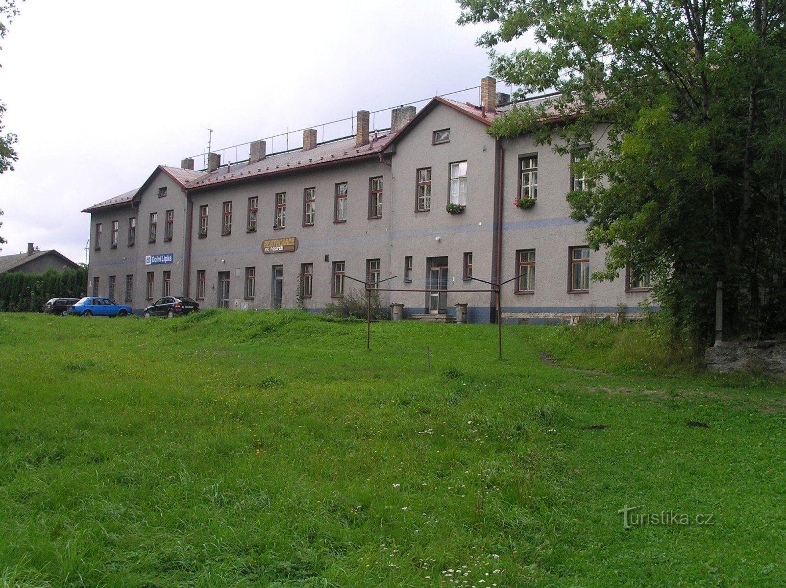 El edificio de la estación en Dolní Lipka
