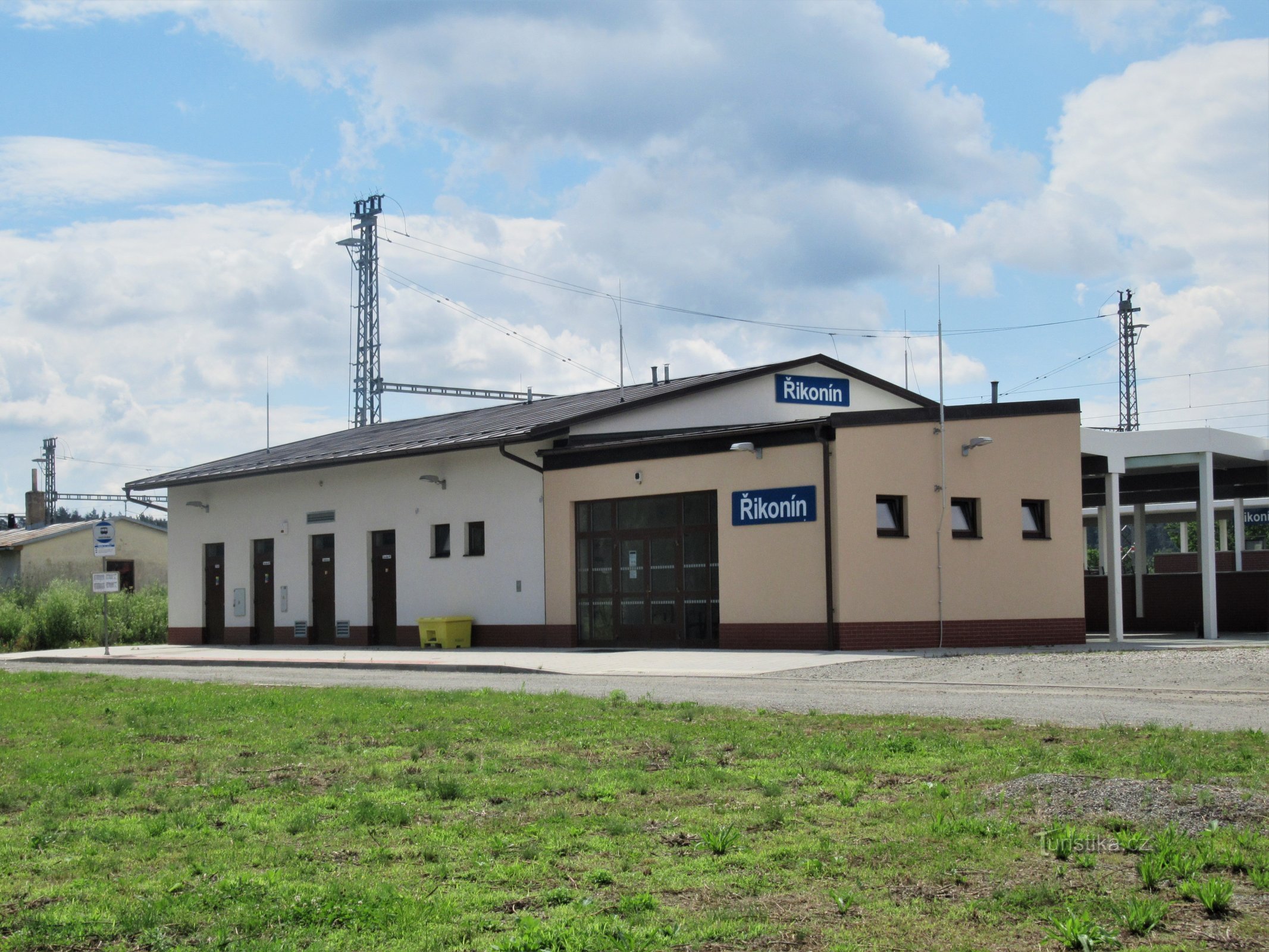 Edificio de la estación en Řikonín