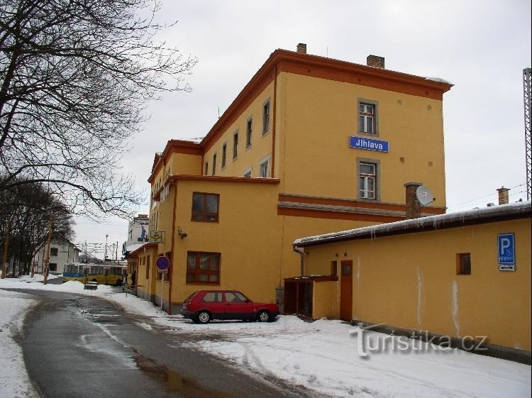 The station building from the side of Brno