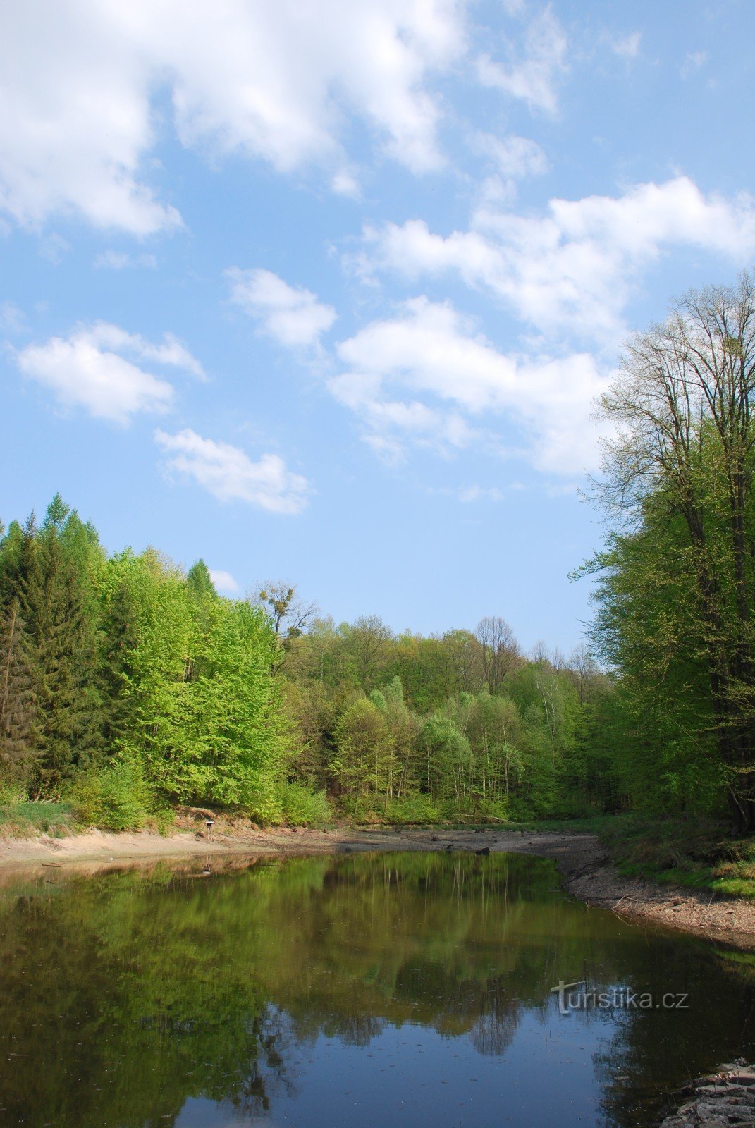 Reservoar i Březiné nära Stará Ves nad Ondřejnicí