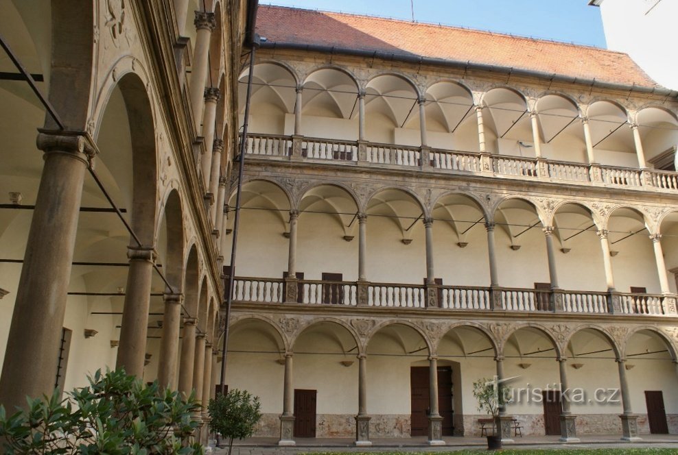 courtyard of Bučovice Castle