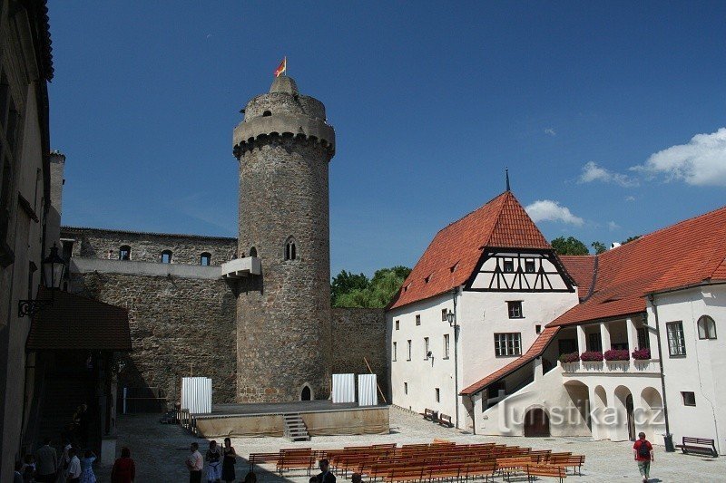 Cour du château de Strakonice