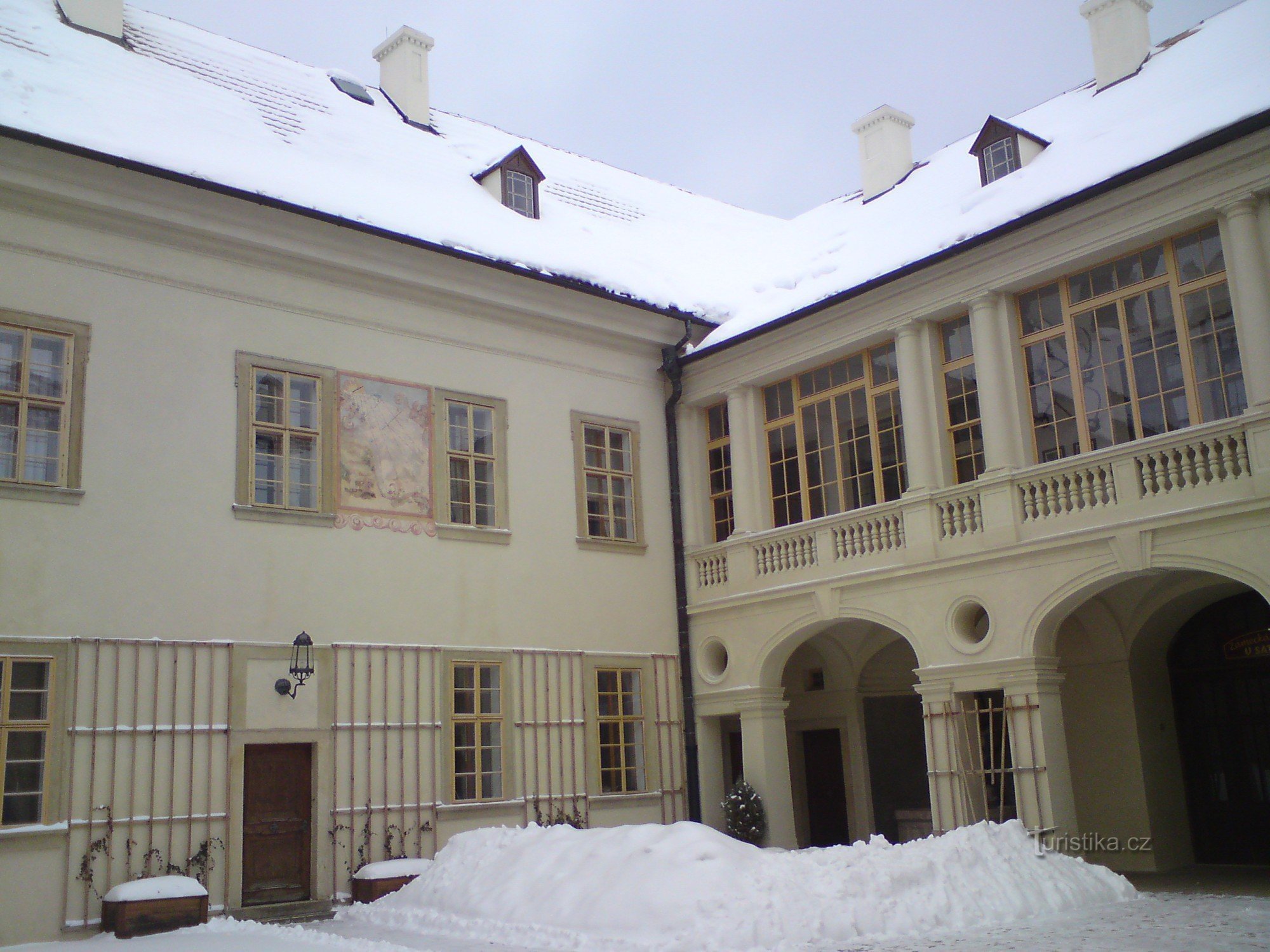 La cour du Château des Moines