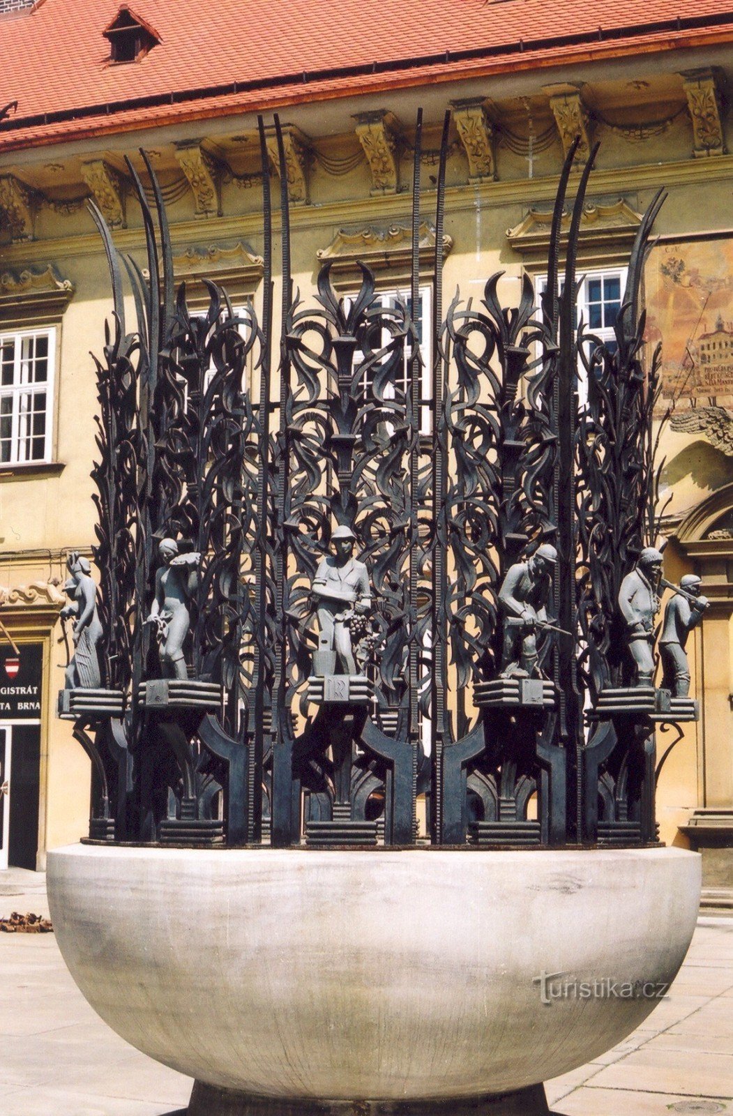 Nádvoří Nové radnice - kašna