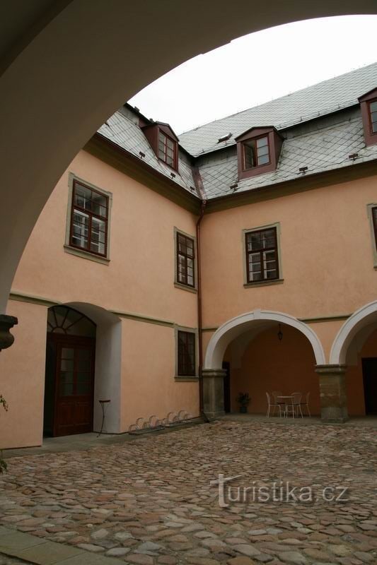 patio del castillo