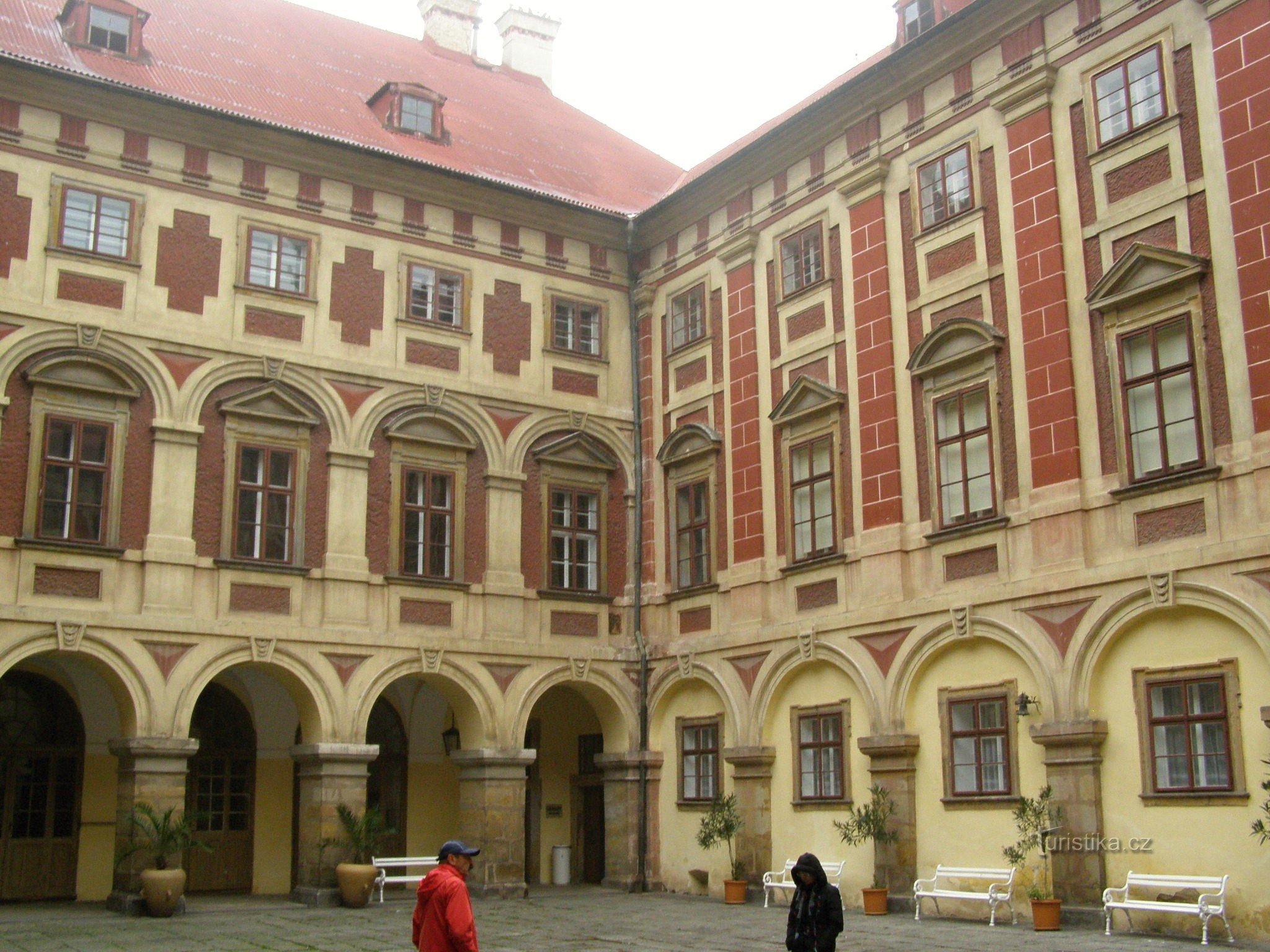 Libochovice Castle courtyard