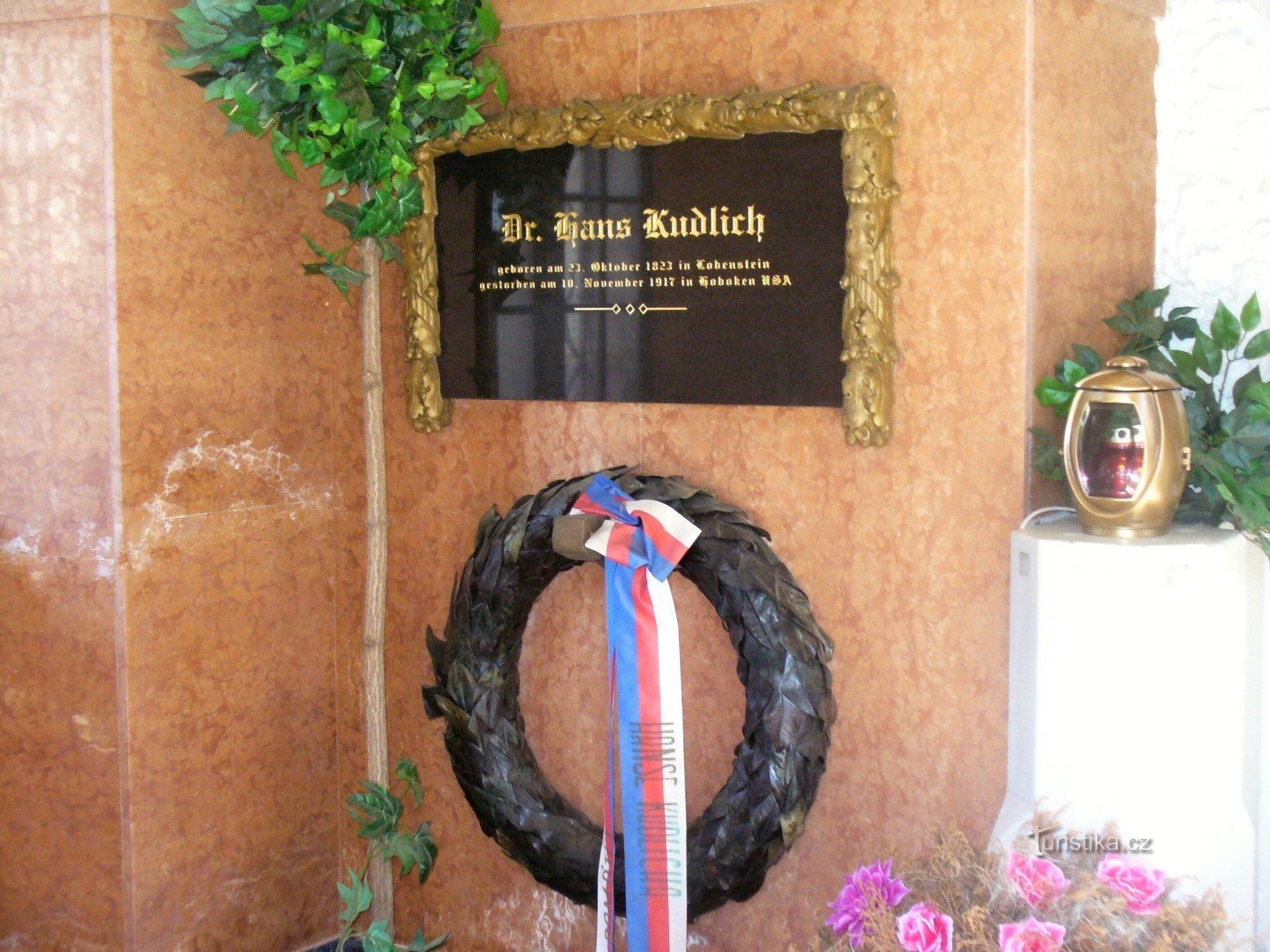 Piatra funerară a lui H. Kudlich