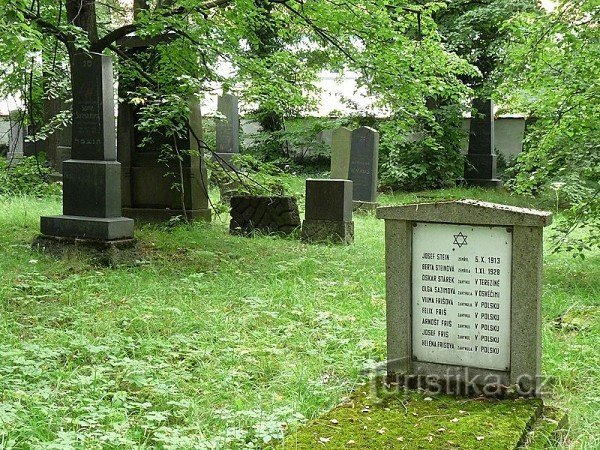 náhrobní kameny