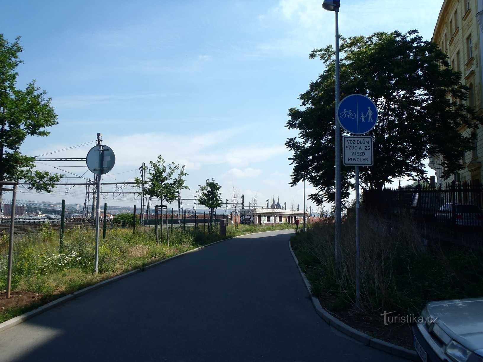 Acces la pista de biciclete de pe strada Seifertova - 15.6.2012