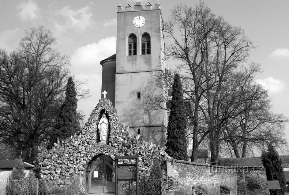 Náklo - iglesia de St. Jorge