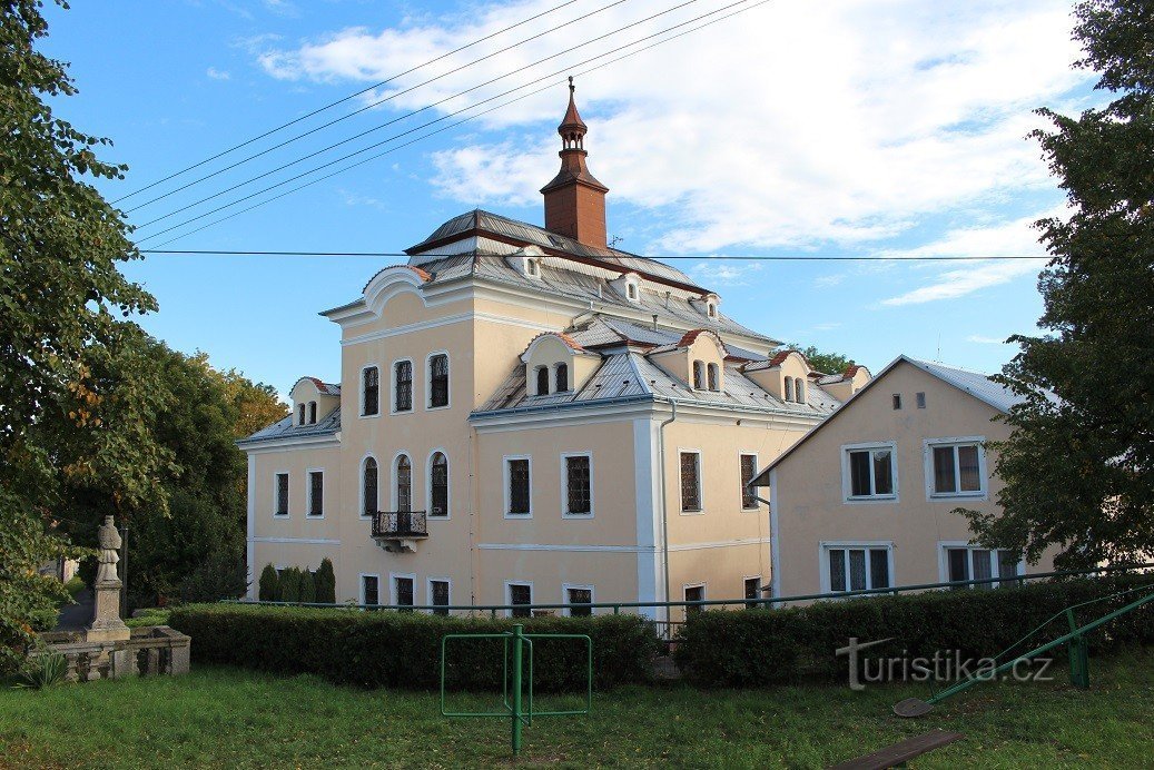 Nalžovice, slott