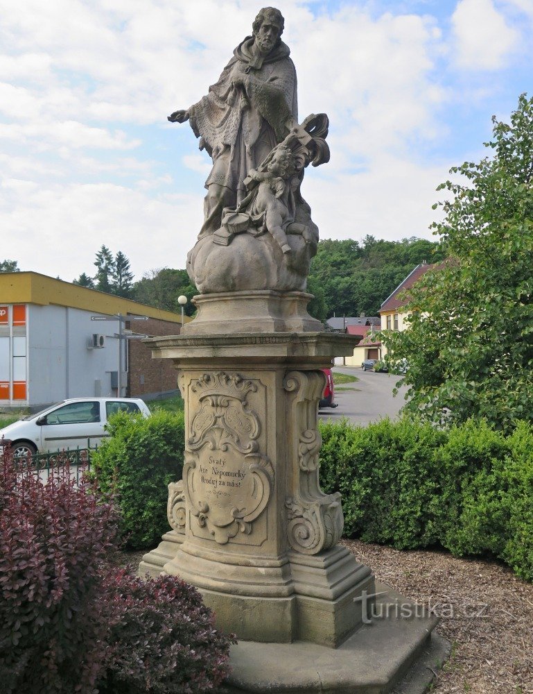 Hané-torget - staty av St. Jan Nepomucký