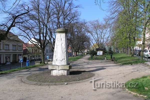 Náměstí Bedřich Hrozného - spomenik padlim v prvi svetovni vojni