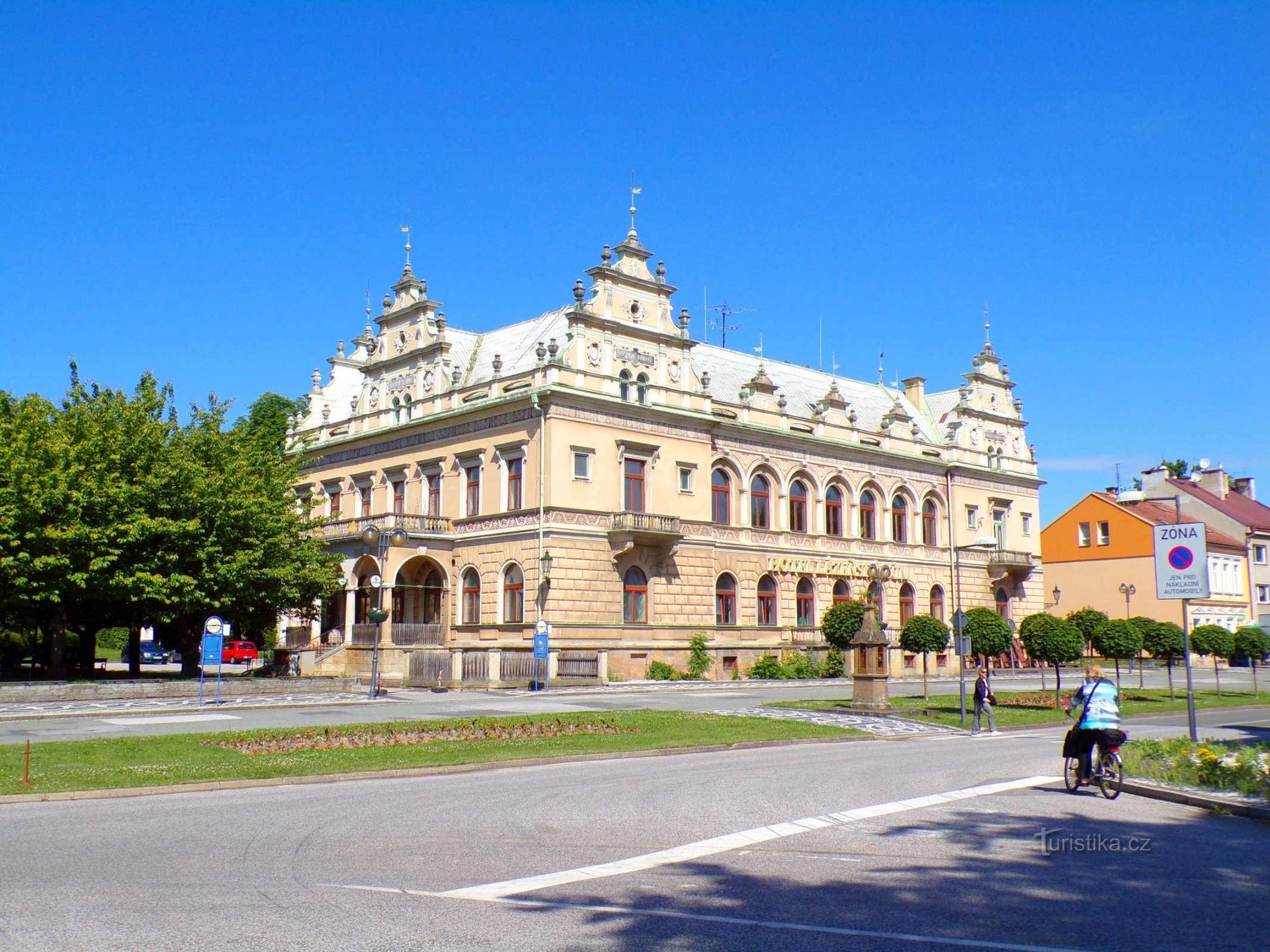 Náměstí KV Raise nr. 8 (Lázně Bělohrad, 31.5.2022/XNUMX/XNUMX)