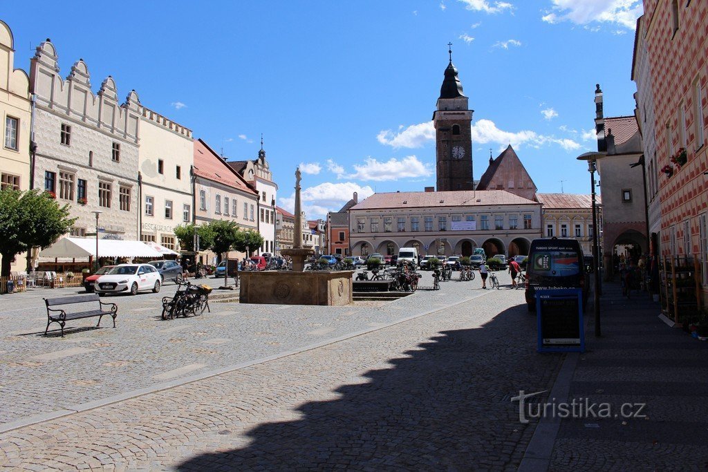 Place de la paix à Slavonice