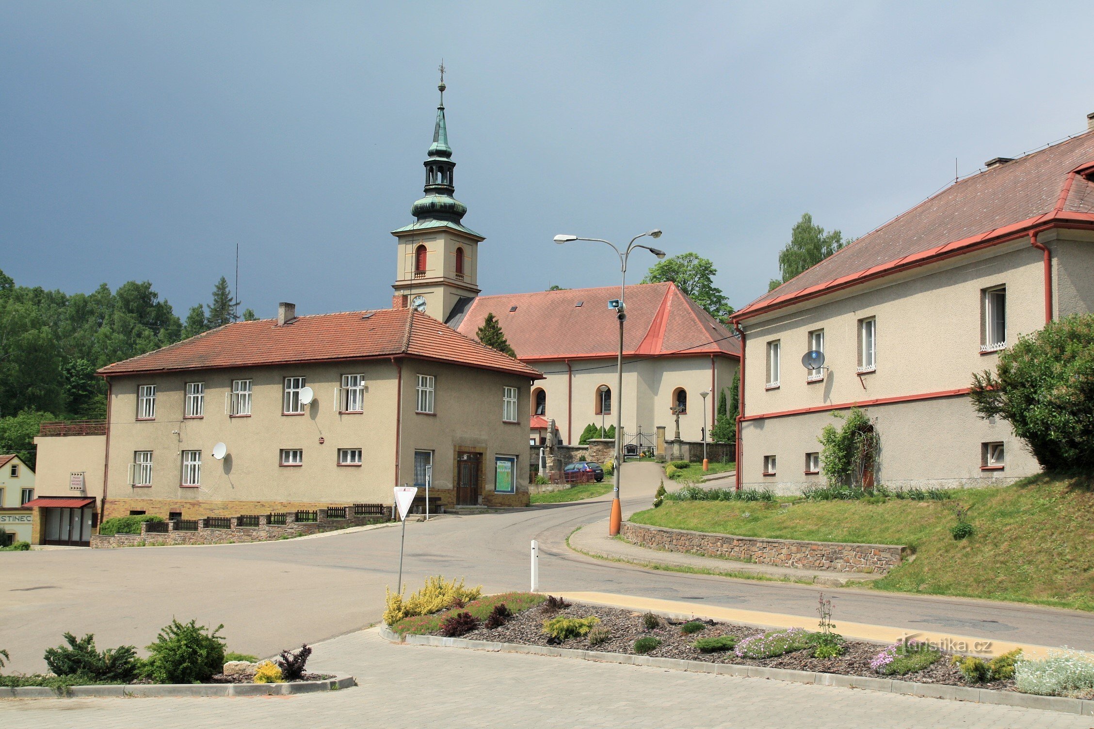 A tér a Szt. templommal. Idősebb Jacob