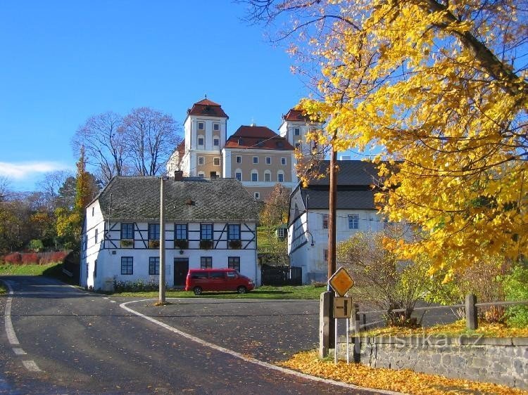 plein met een kasteel