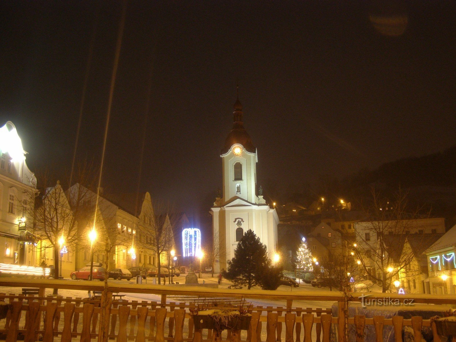 kvadrat v predbožični opravi