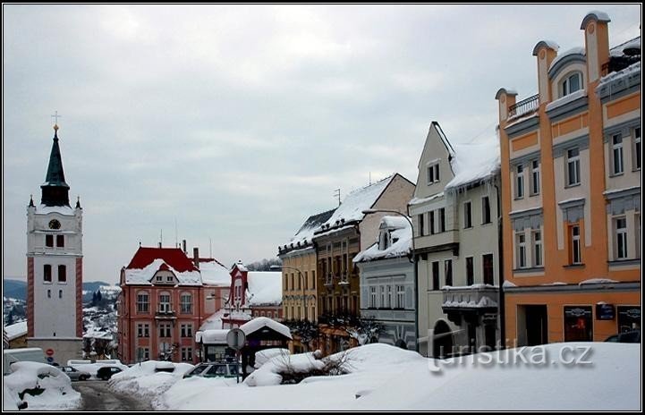 plein: Vimperské náměstí in de winter