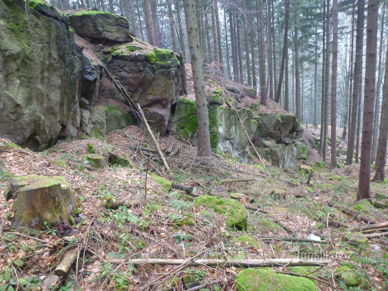 Les beautés cachées de la pierre d'Ostrá hora sont également frappantes.