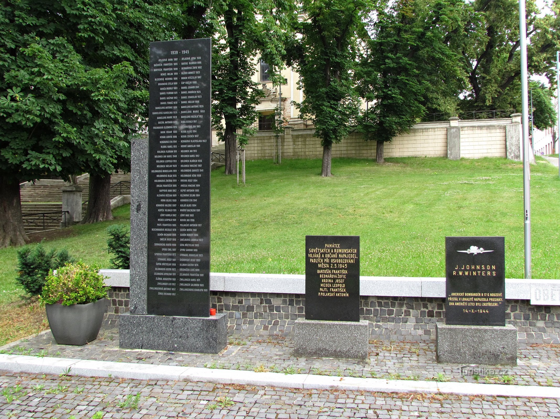 Fântâni - Monumentul celor căzuți